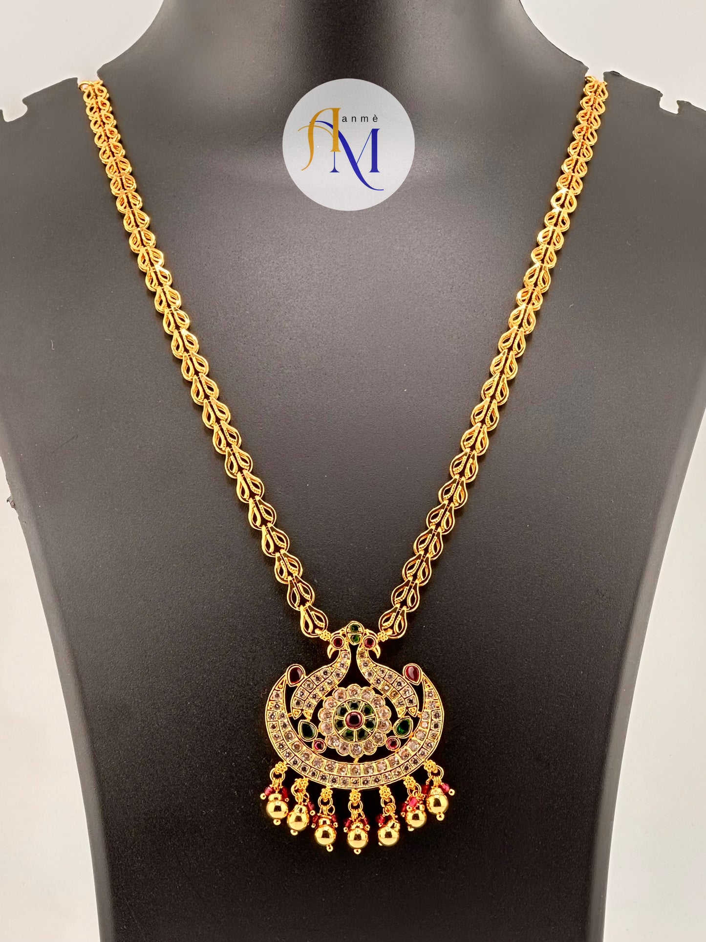 Unique sparkling single pendant with beautiful stone work and simple chain haram