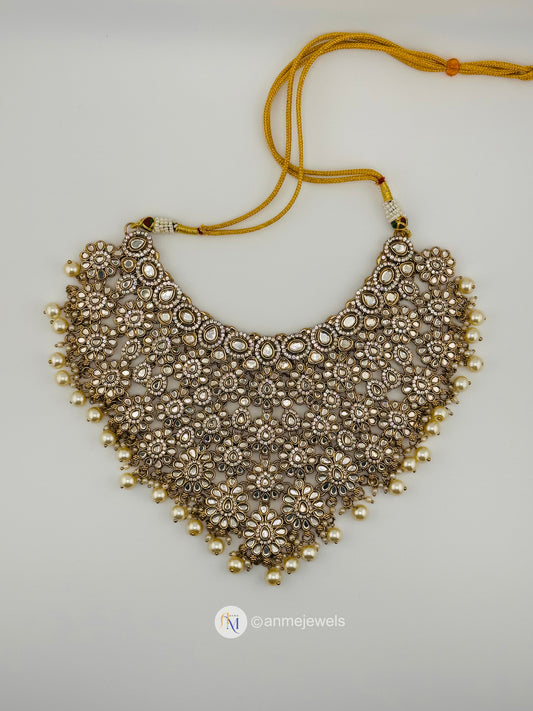 Premium White Kundan 10 piece Bridal Set