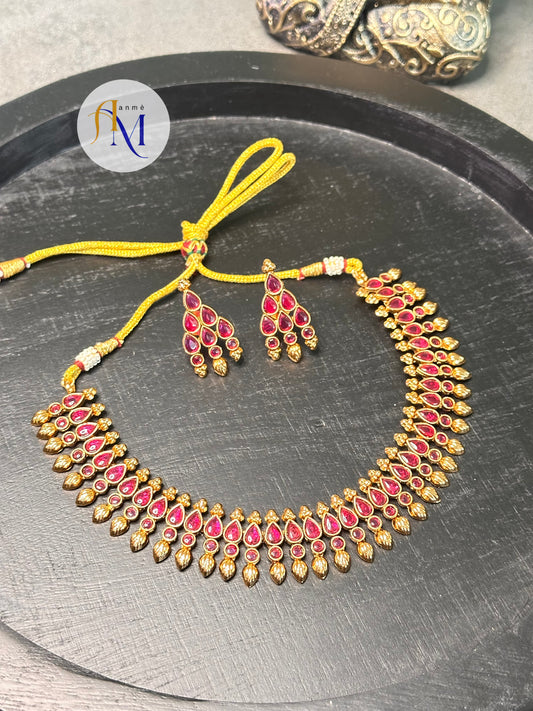 Elegant Vadamalli kemp necklace set