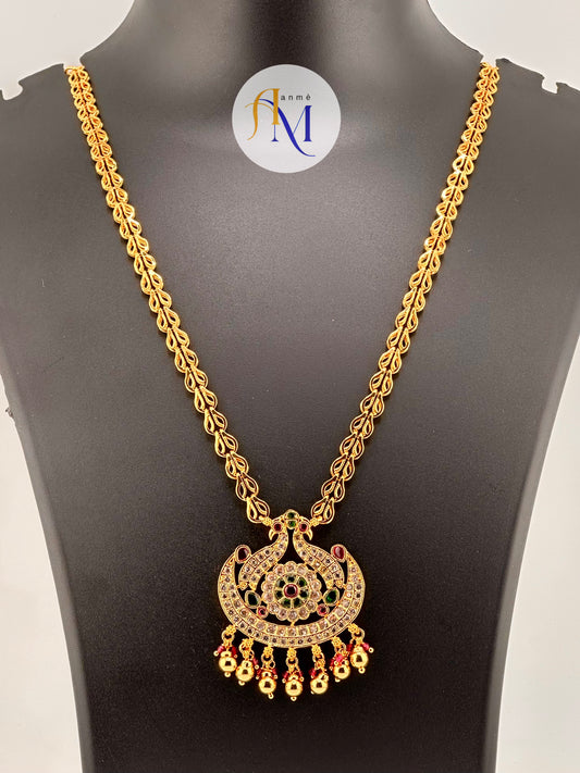 Unique sparkling single pendant with beautiful stone work and simple chain haram