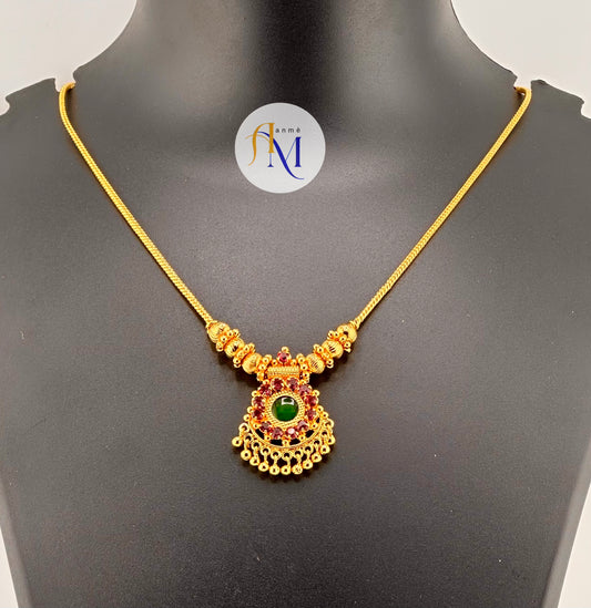Beautiful small palakka pendant simple chain necklace